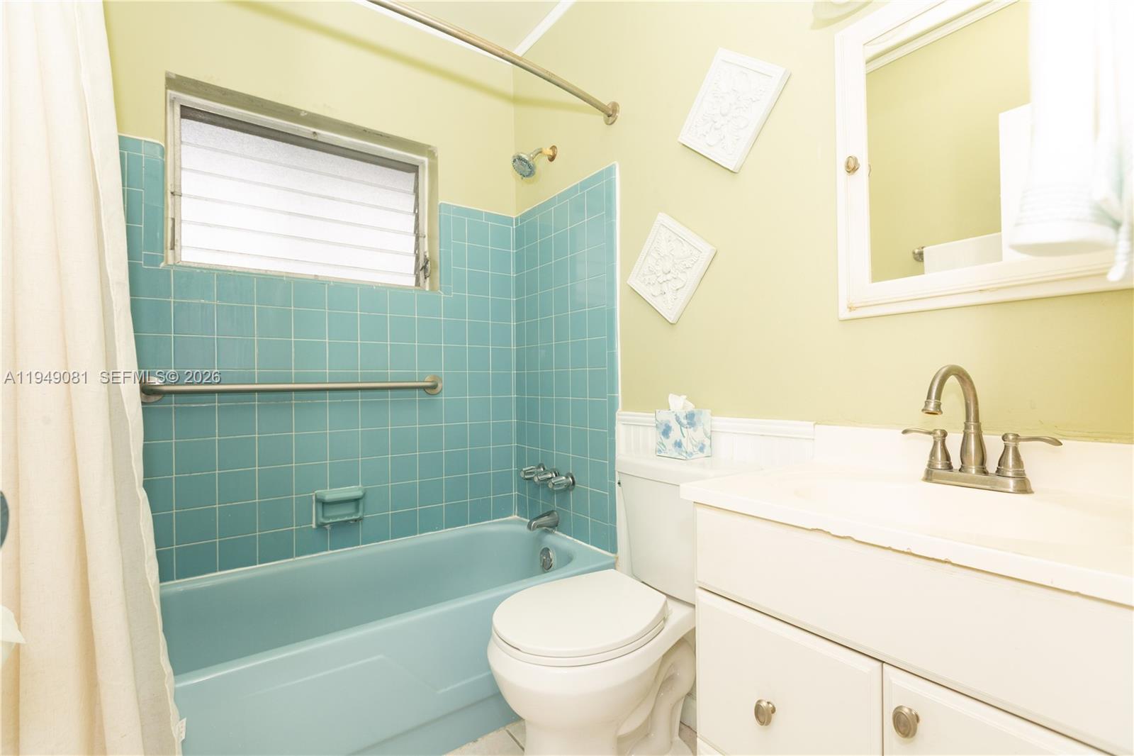 PEMBROKE HOUSE CONDO - Residential