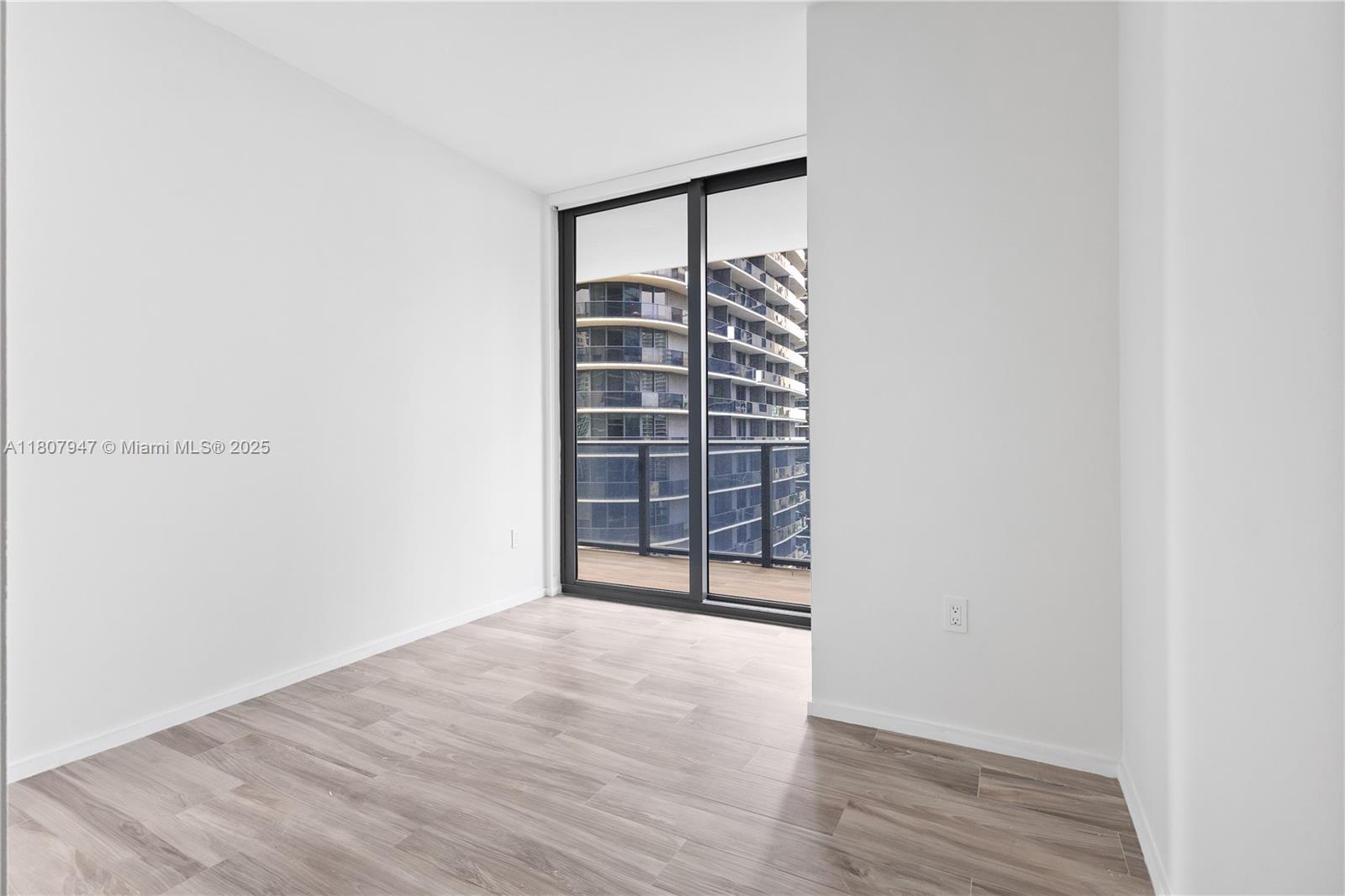 801 SMA RESIDENCES CONDO - Residential