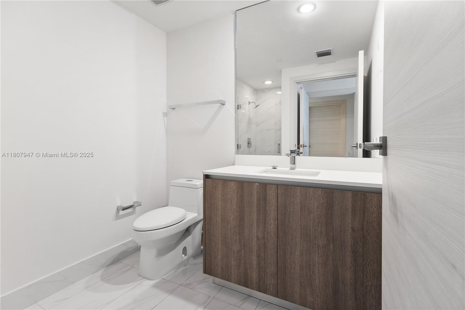 801 SMA RESIDENCES CONDO - Residential