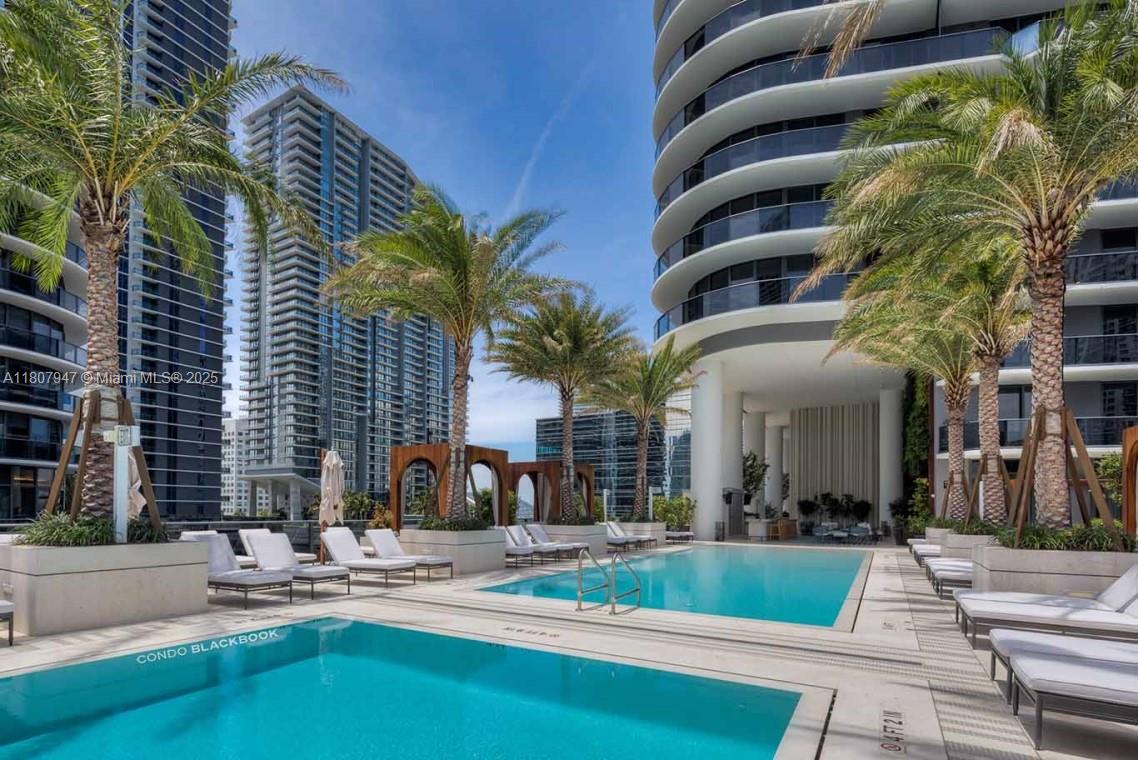 801 Miami Ave 2201