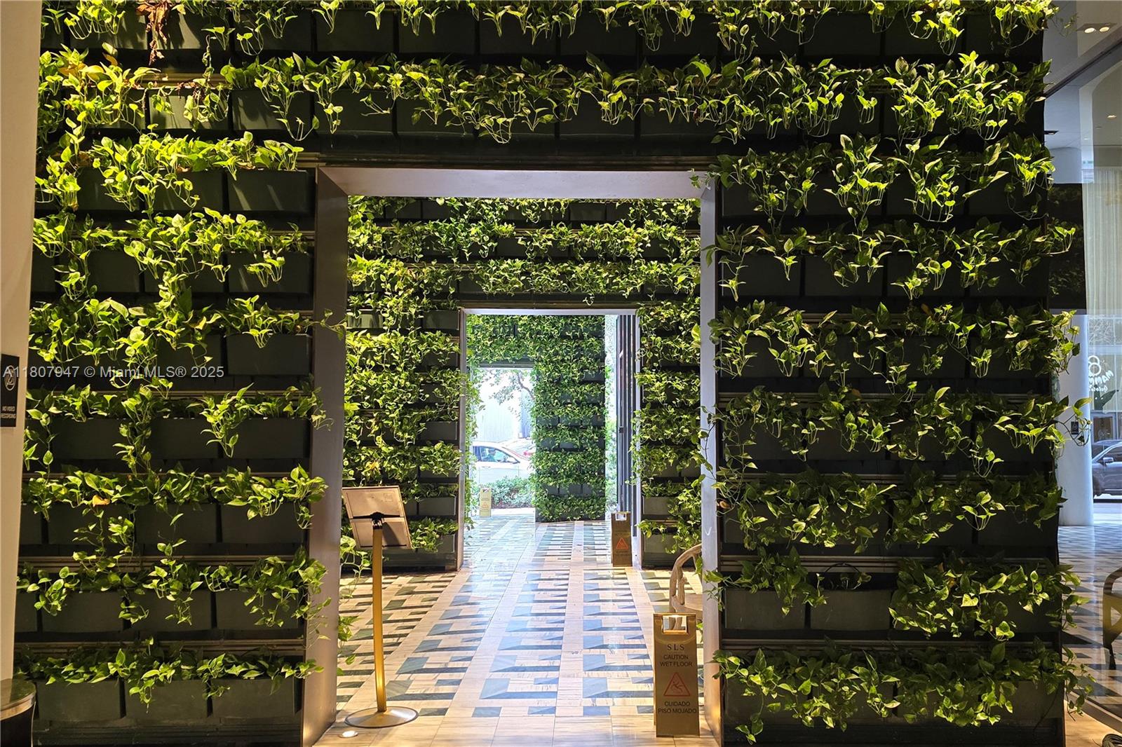 801 SMA RESIDENCES CONDO - Residential