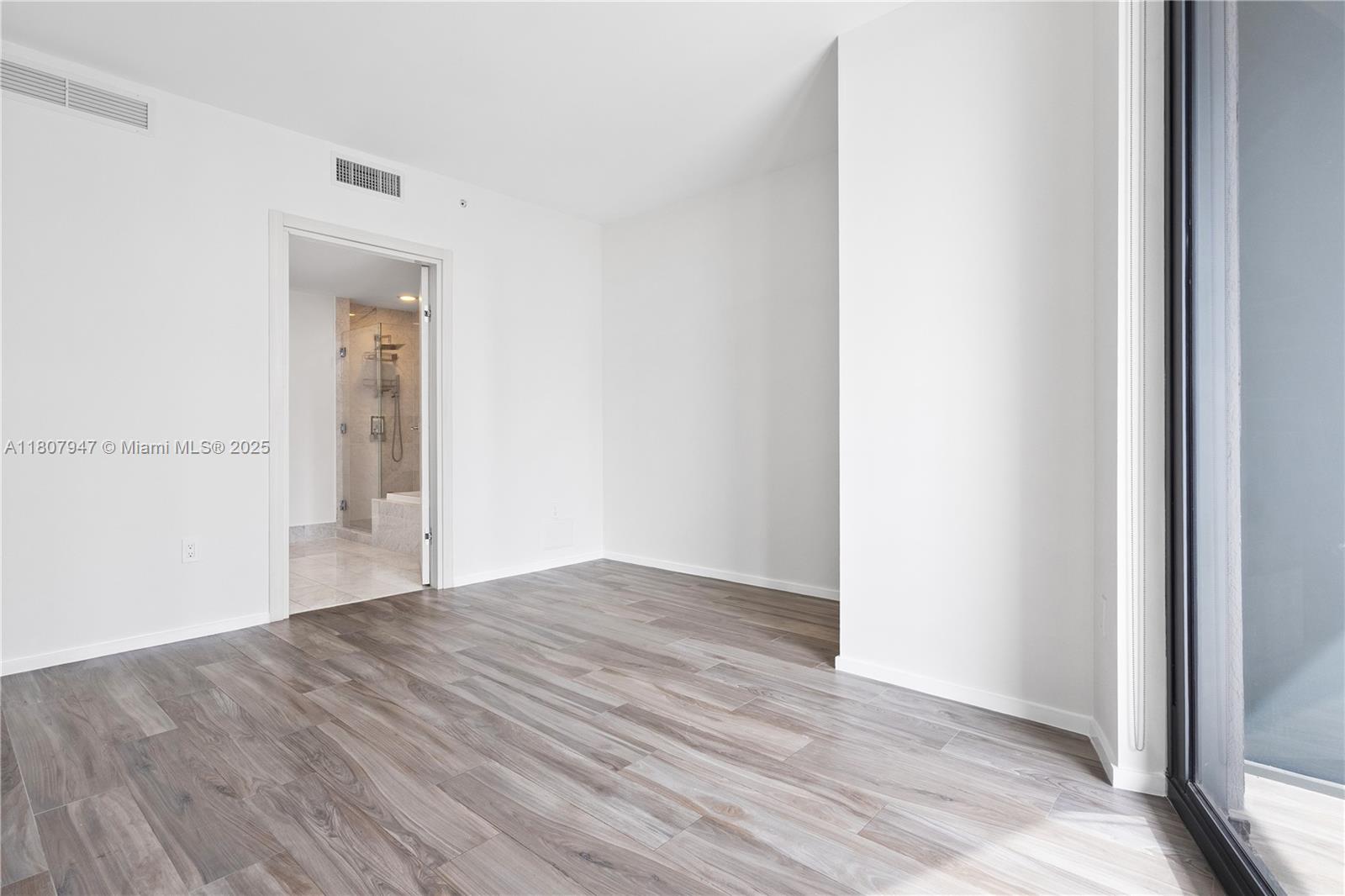 801 SMA RESIDENCES CONDO - Residential