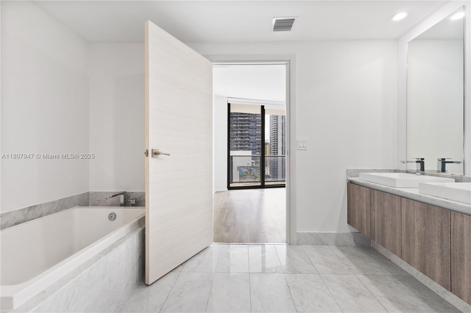 801 SMA RESIDENCES CONDO - Residential