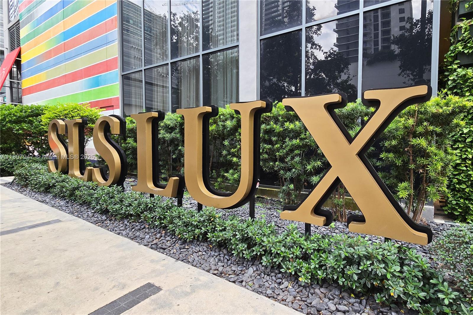 801 SMA RESIDENCES CONDO - Residential