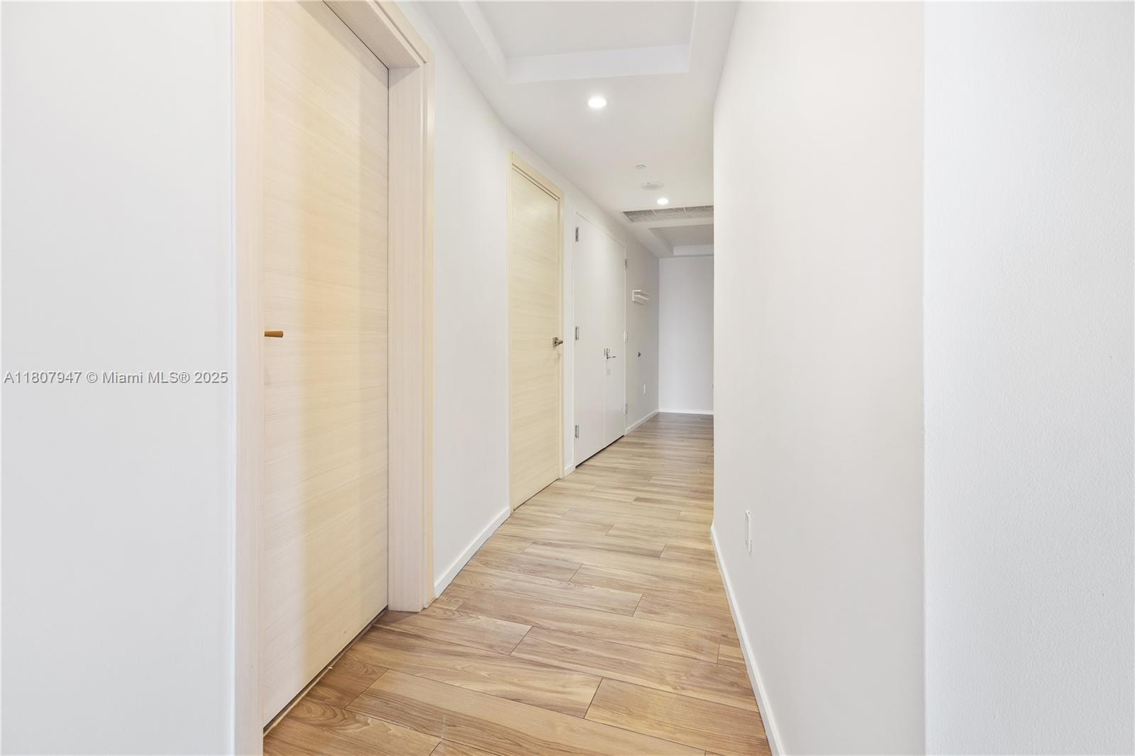 801 SMA RESIDENCES CONDO - Residential