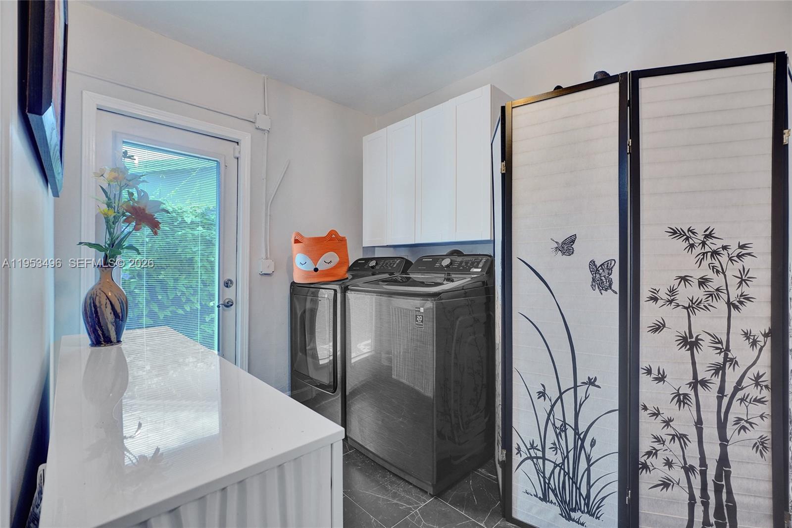 COUNTRY CLUB HOMES - Residential