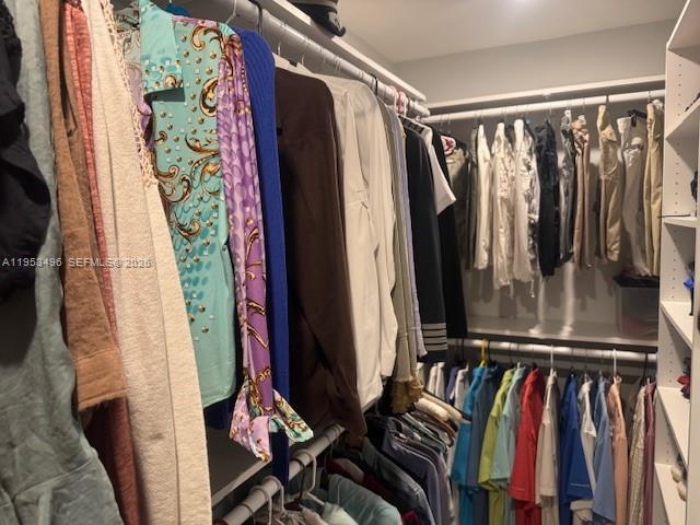 COUNTRY CLUB HOMES - Residential