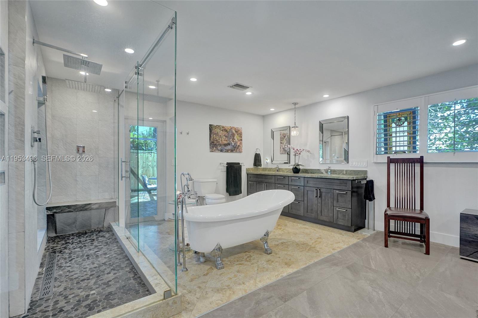 COUNTRY CLUB HOMES - Residential