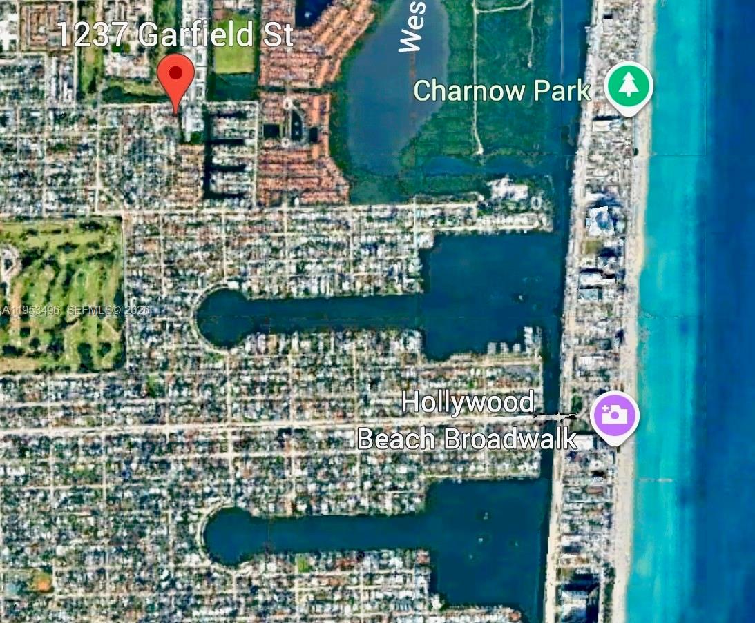 COUNTRY CLUB HOMES - Residential