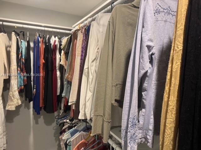 COUNTRY CLUB HOMES - Residential