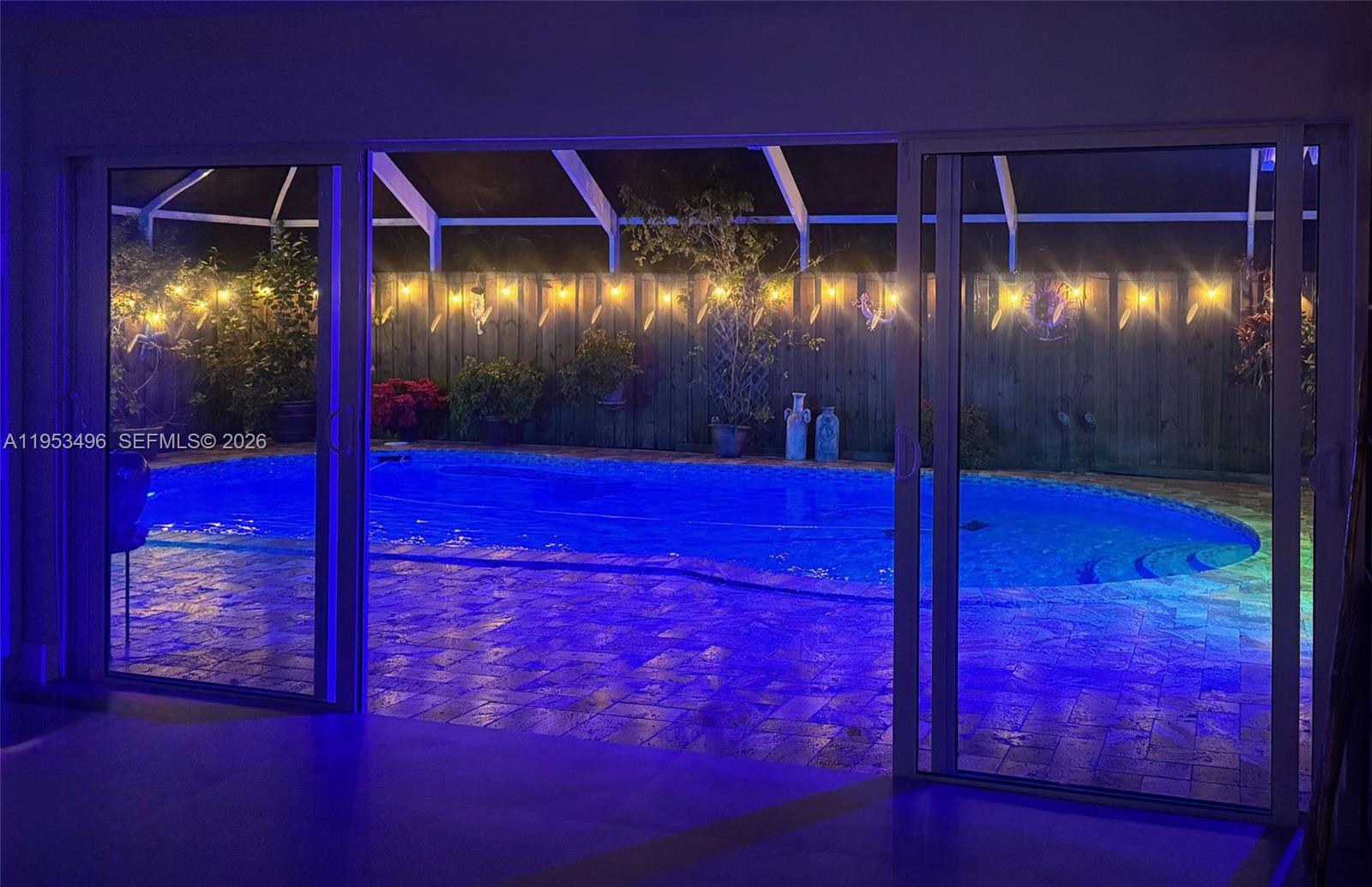 COUNTRY CLUB HOMES - Residential