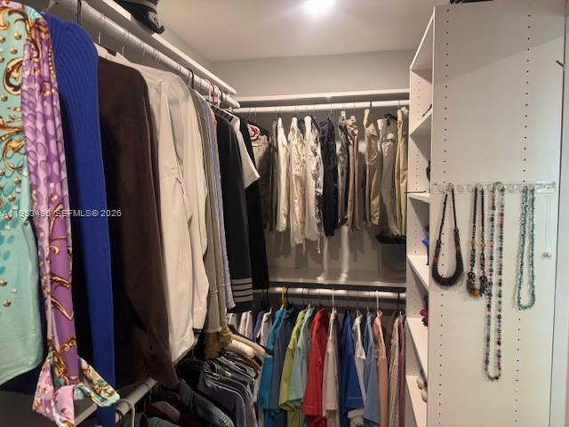 COUNTRY CLUB HOMES - Residential