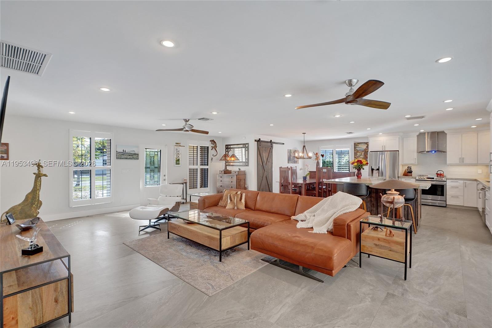 COUNTRY CLUB HOMES - Residential