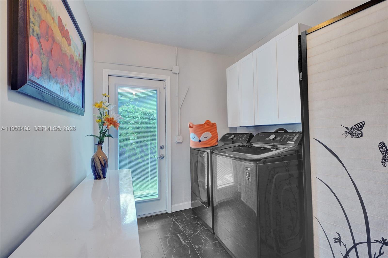 COUNTRY CLUB HOMES - Residential