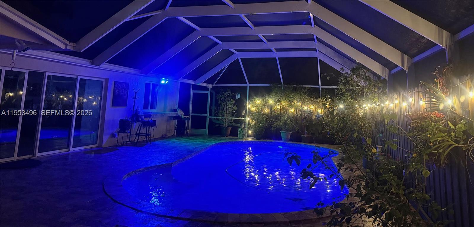 COUNTRY CLUB HOMES - Residential