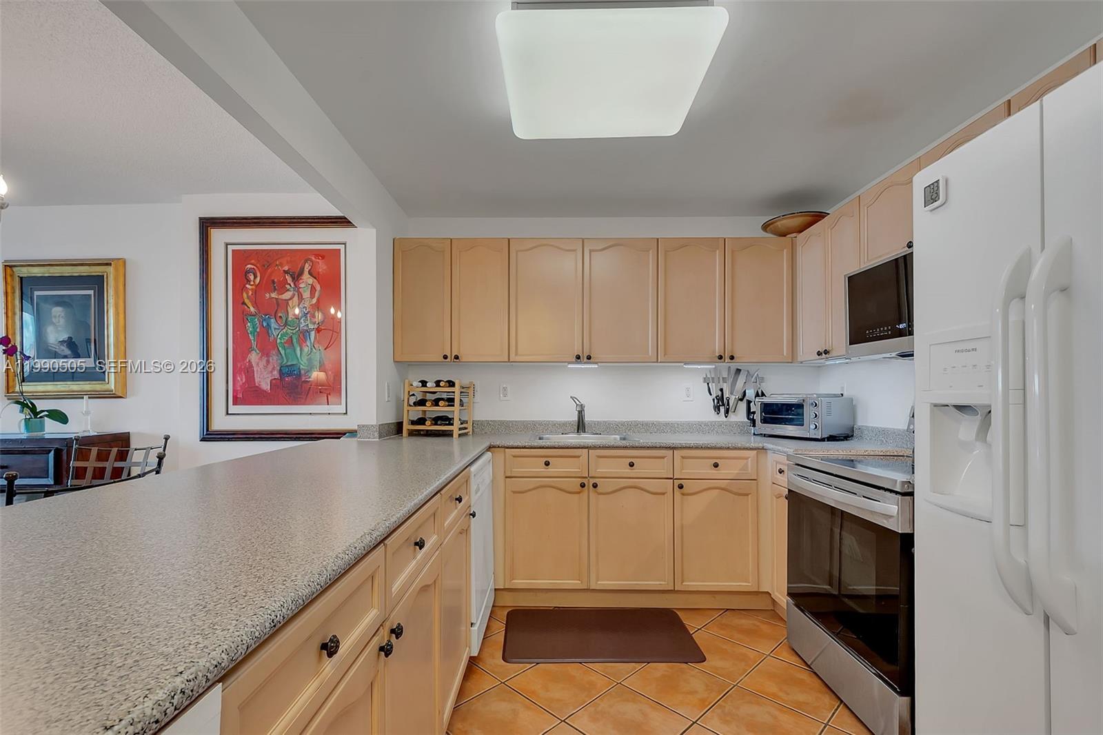 Roney Palace - Residential Lease