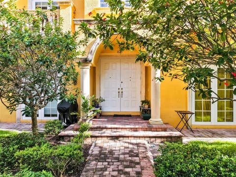 Photo of 425 NE 69th Cir, Boca Raton, FL 33487 (MLS # A12062226)
