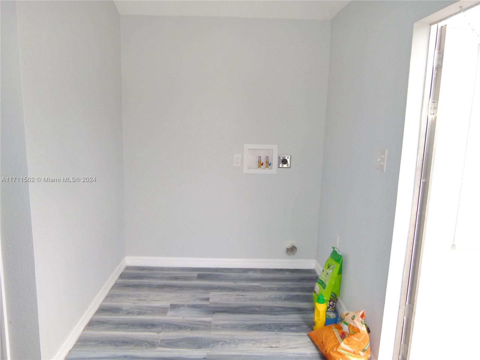 Silver Palms RV Resort - Land