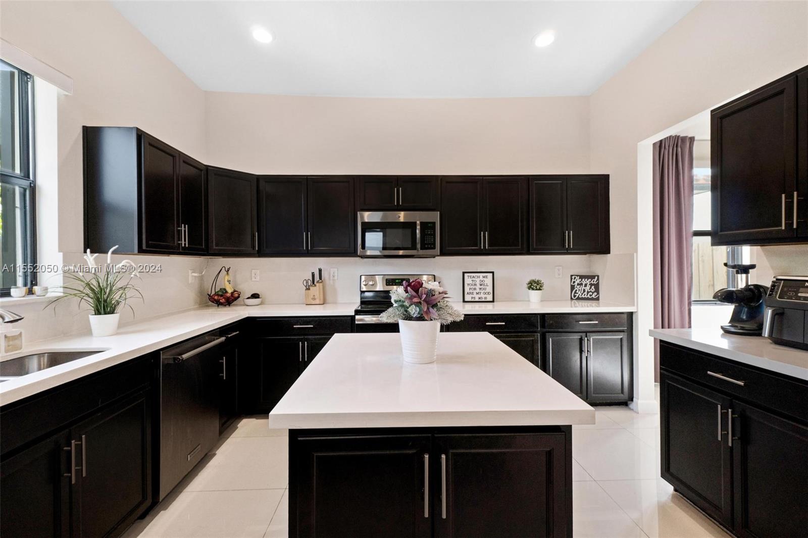 COCO PALM ESTATES - Residential