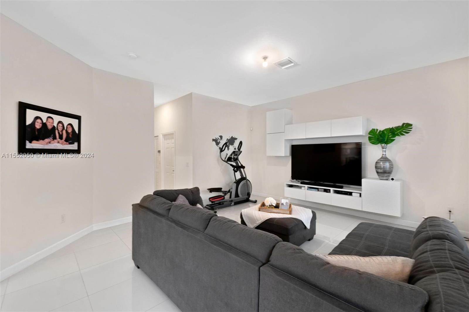 COCO PALM ESTATES - Residential