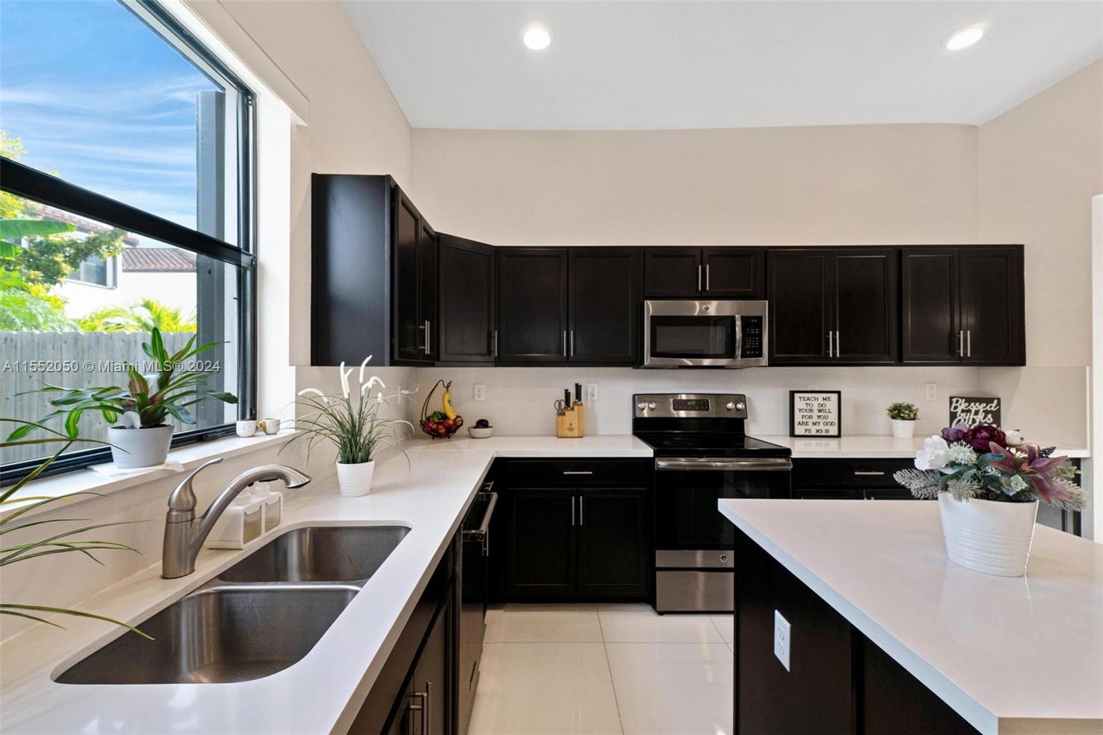 COCO PALM ESTATES - Residential