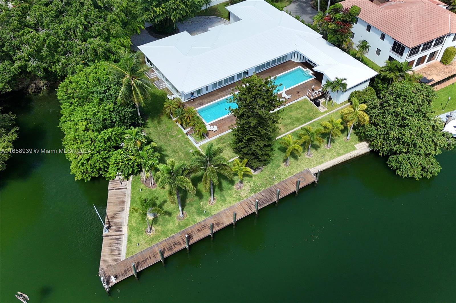 CORAL GABLES RIVIERA SEC - Residential