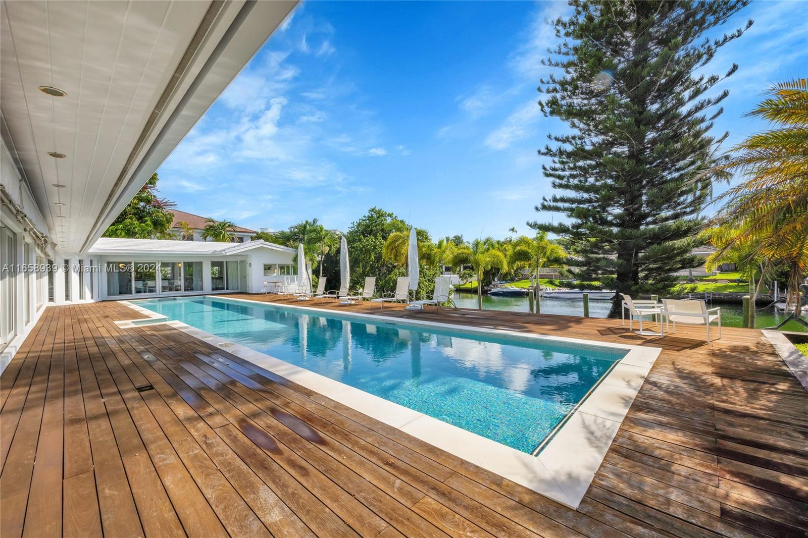 CORAL GABLES RIVIERA SEC - Residential