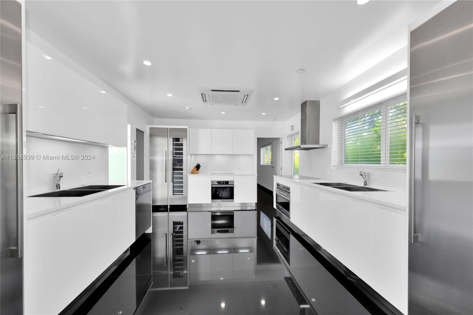 CORAL GABLES RIVIERA SEC - Residential