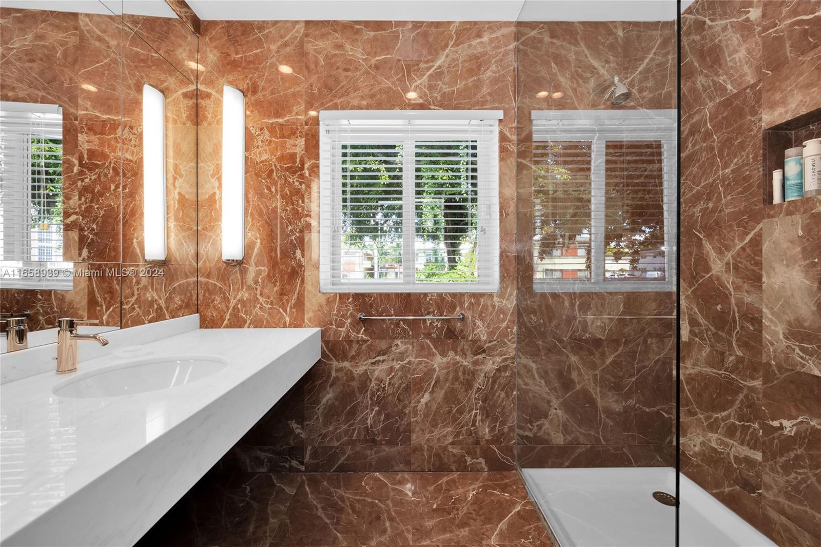 CORAL GABLES RIVIERA SEC - Residential