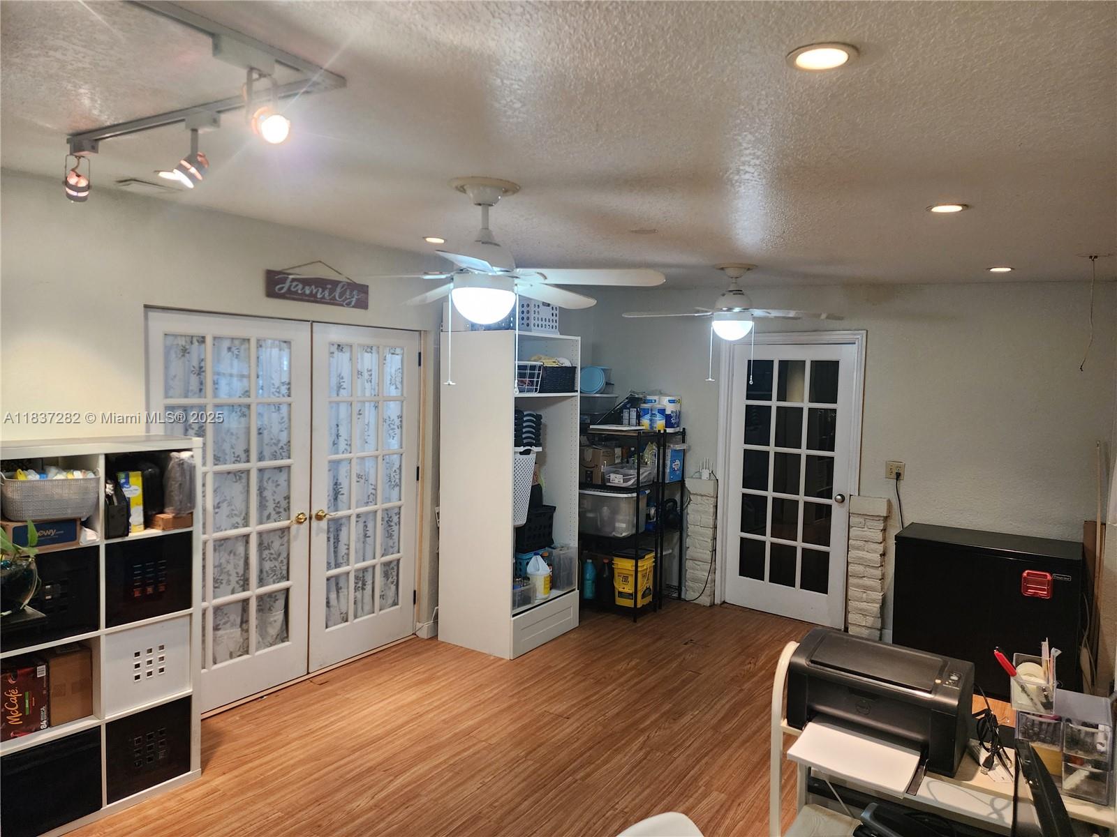 LINDEN GARDENS - Residential