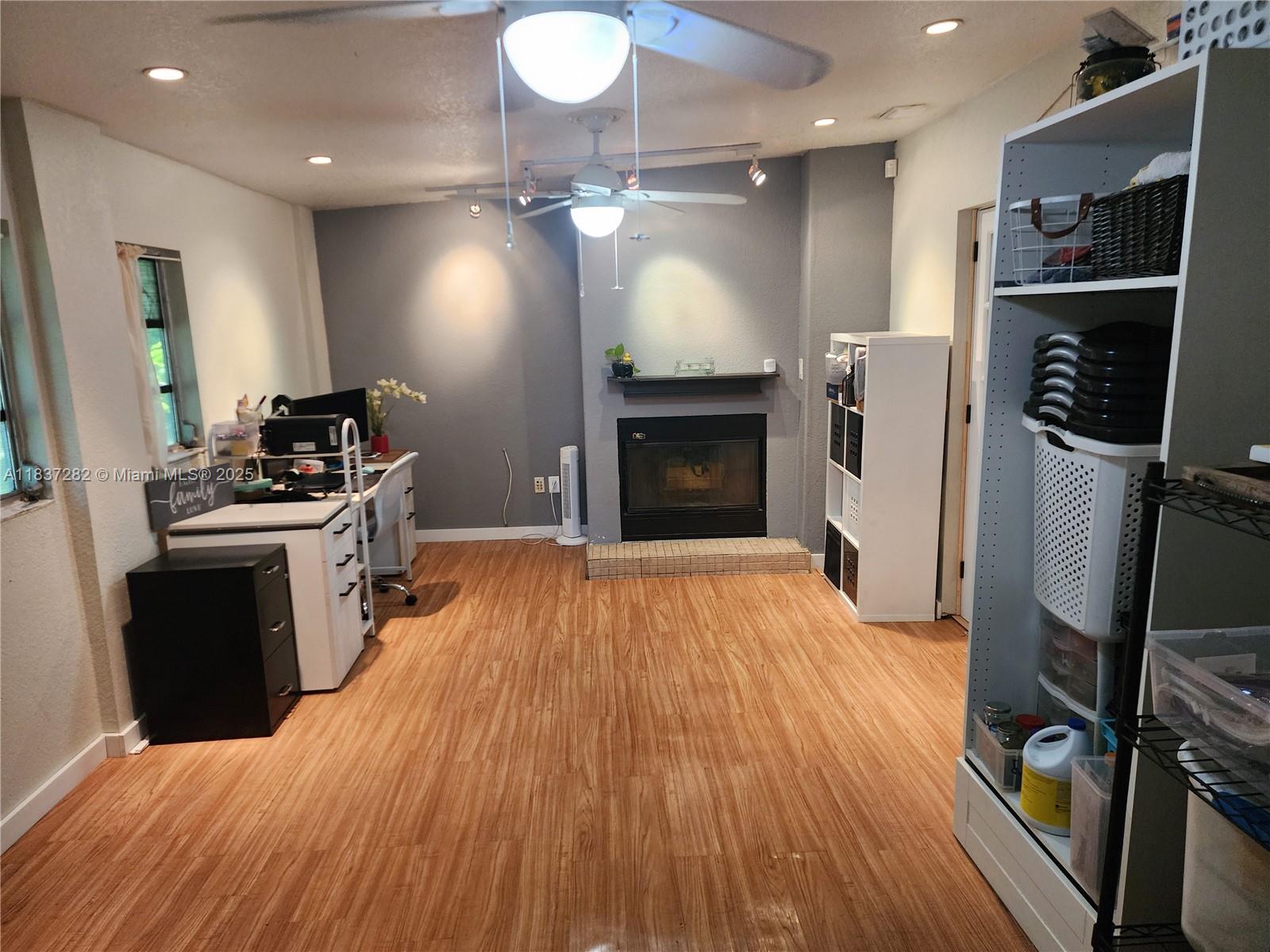 LINDEN GARDENS - Residential