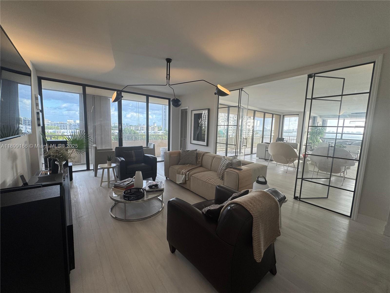 11113 Biscayne Blvd 558
