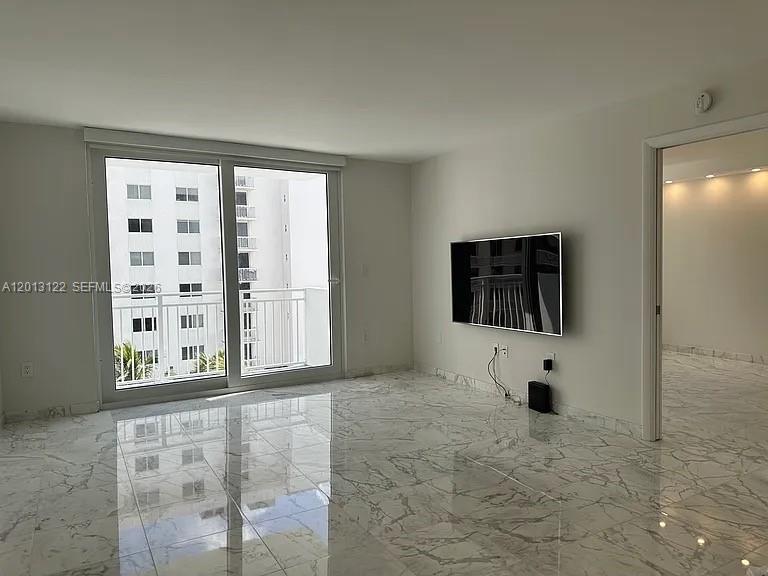 345 Ocean Dr 519