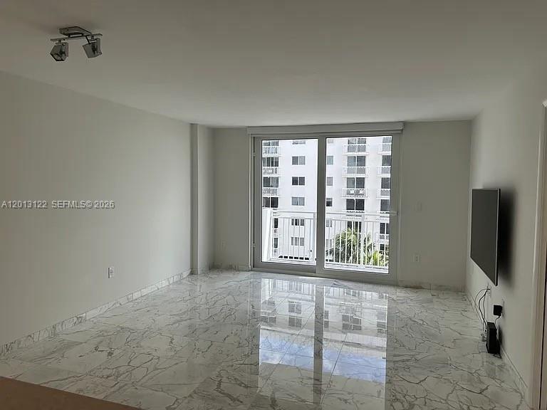 345 Ocean Dr 519
