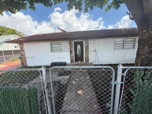Large Home in a prime Location
Parking Available
Central AC
Pets Allowed
SECTION 8 FRIENDLY