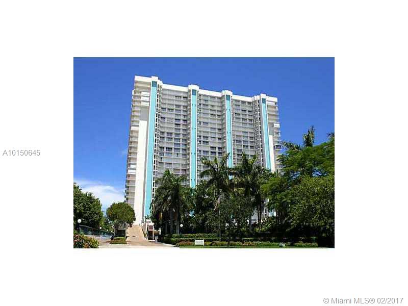 Charming 2/2 plus den with panoramic views of the ocean. Very well maintained with completely remodeled kitchen, all new stainless steel appliances and hurricane shutters. Building amenities include: gym, tennis courts, sauna, ballroom and library. Internet service is available. Available now!!!