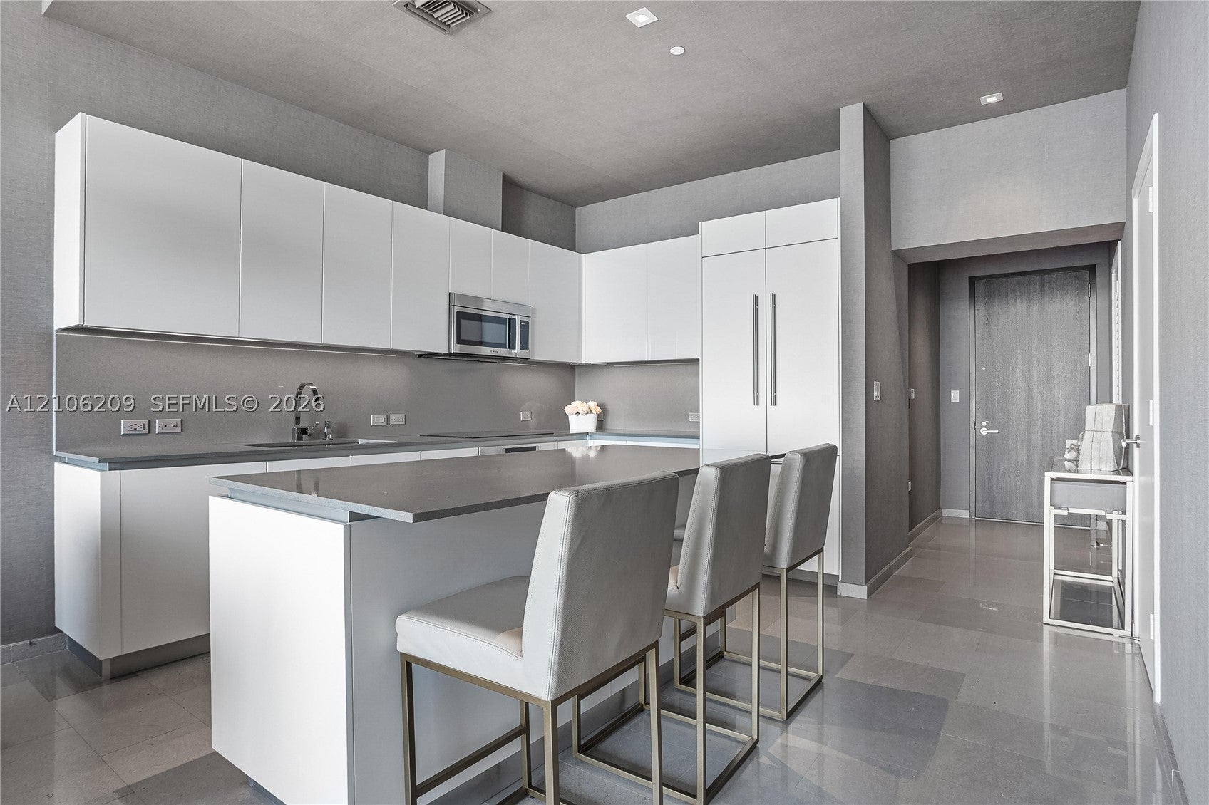 88 SW 7th St 4006