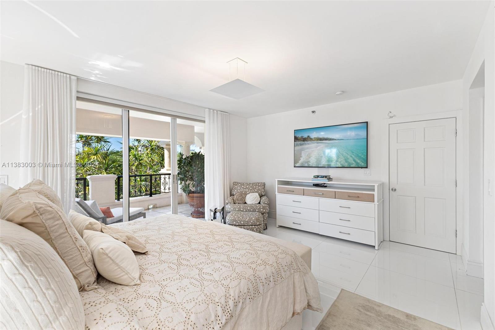 SEASIDE CONDO - Residential