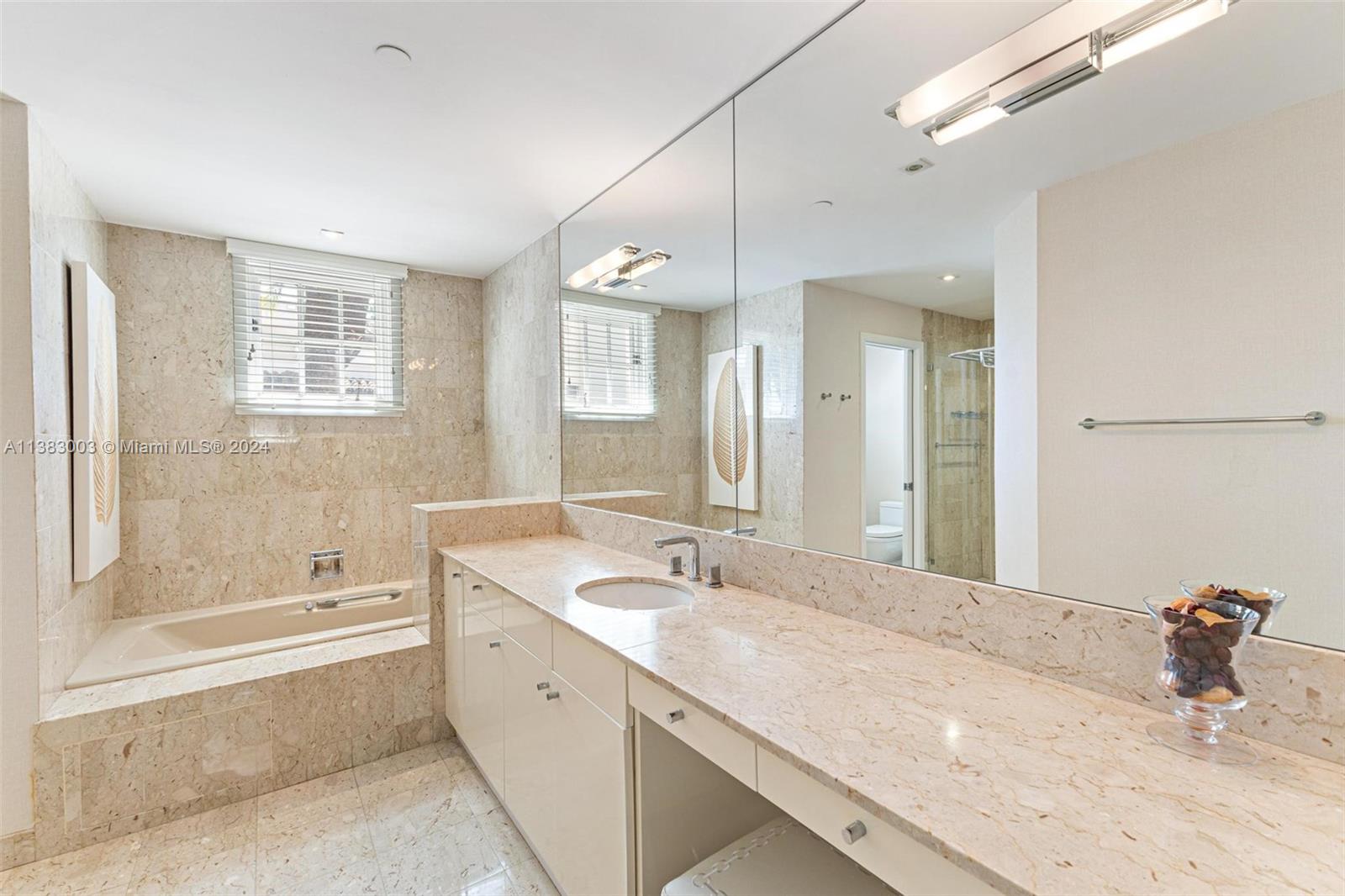 SEASIDE CONDO - Residential