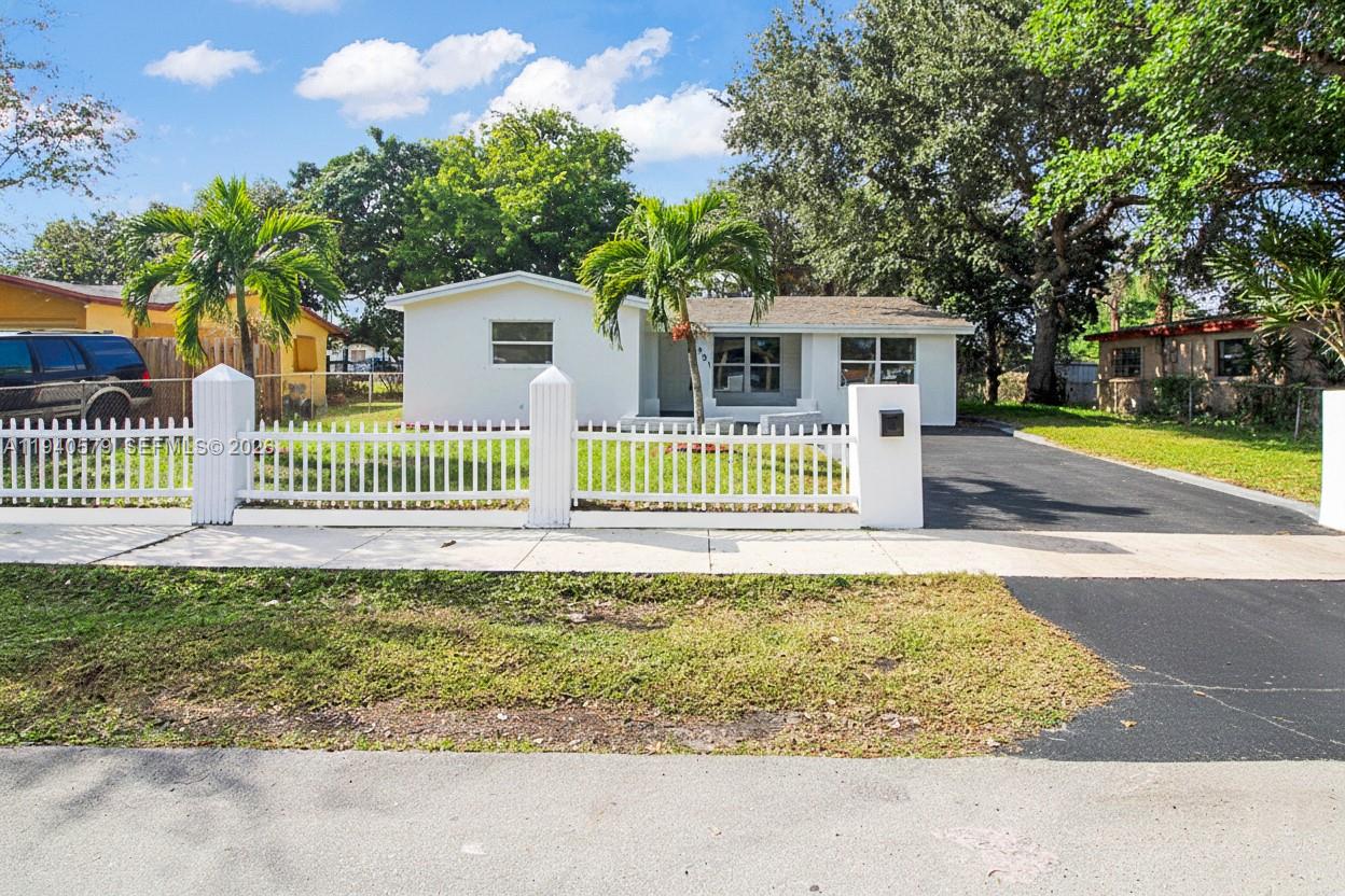 PLAZA ESTATES 2ND SEC - Residential