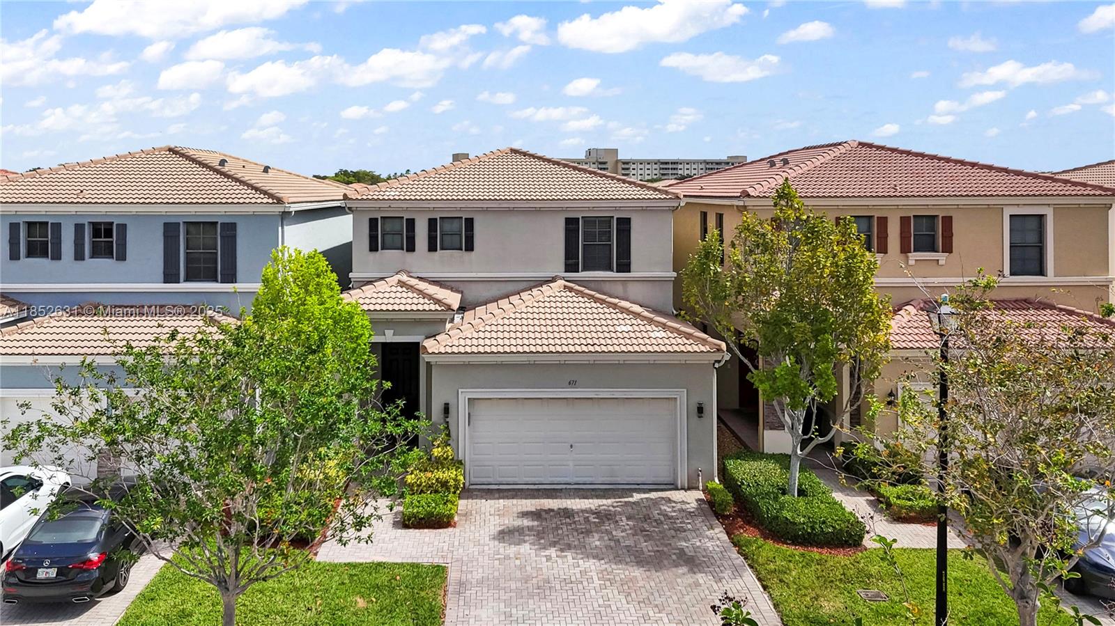 Beautiful 4BR/2.5BA Home in Prime Isles at Dairy Location!
Fall in love with this spacious 2,223 sq ft two-story beauty featuring marble floors downstairs, cozy carpet upstairs, bright open living areas, and a large primary suite. Enjoy a private backyard perfect for relaxing or entertaining. Located minutes from top schools, shopping, dining, and major highways. Don’t miss this one—schedule your showing today!