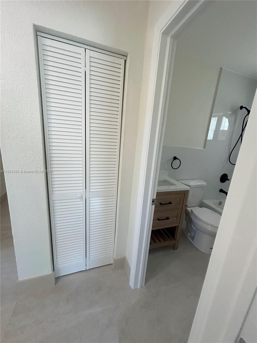 CAROL CITY CENTER ESTATES - Residential