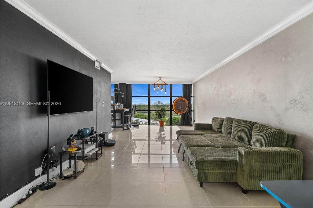 Photo of 1000 Parkview Dr #1025, Hallandale Beach, FL 33009 (MLS # A12018123)