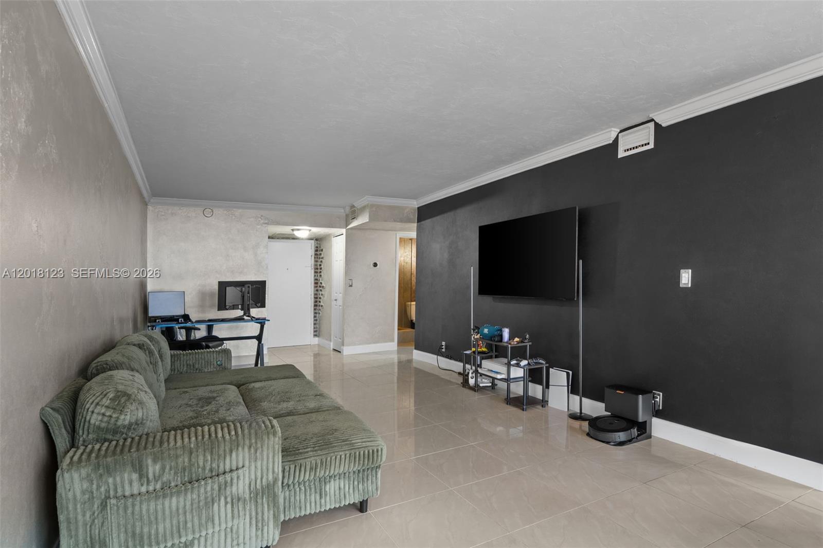 1000 Parkview Dr 1025