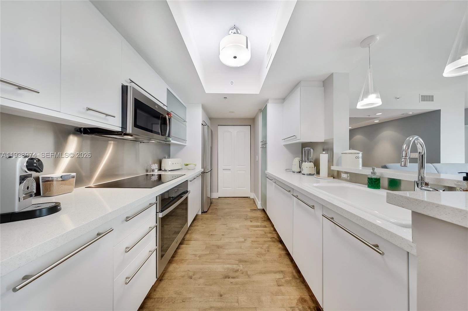 THE COSMOPOLITAN RESIDENC - Residential