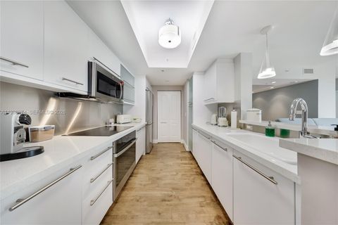 110 Washington Ave 2606 Miami Beach FL 33139