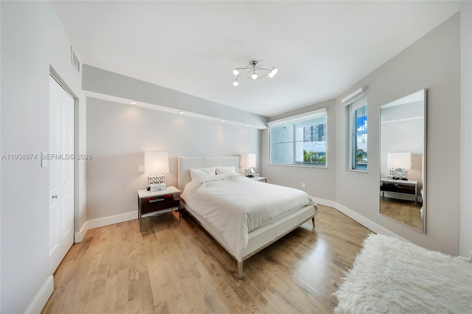 THE COSMOPOLITAN RESIDENC - Residential