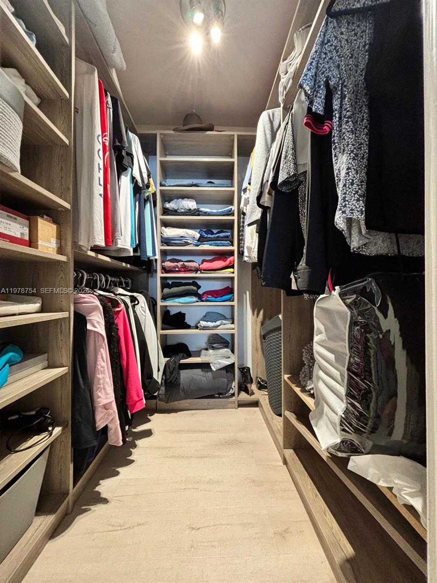 WINDSOR CONDO - Residential