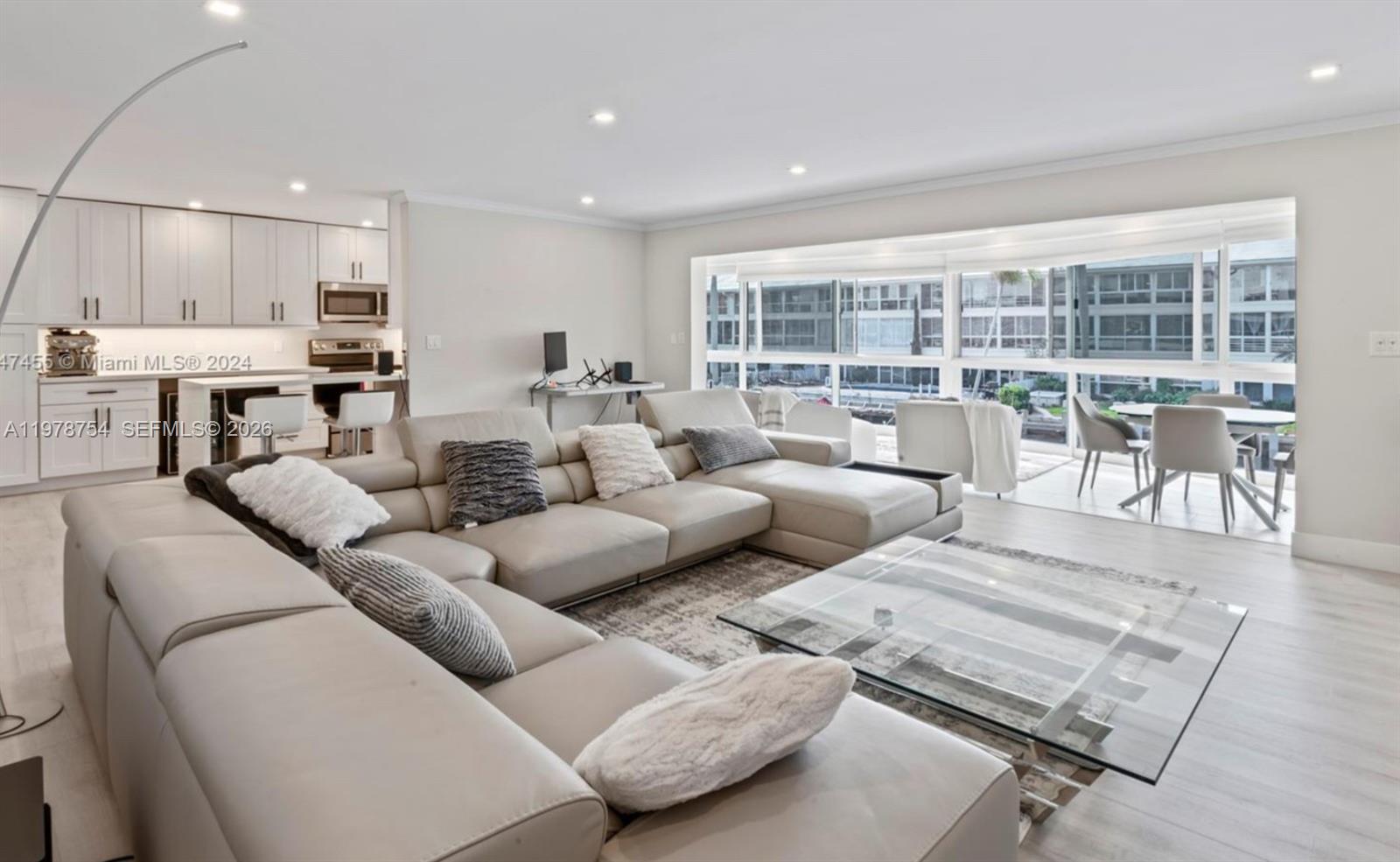 WINDSOR CONDO - Residential