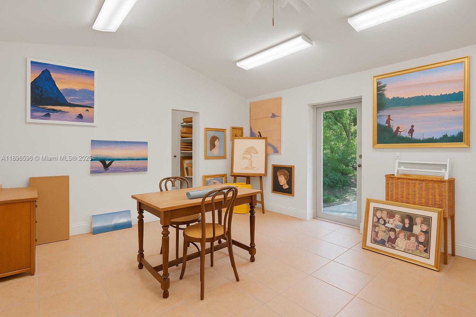 SUBURBAN ESTATES - Residential